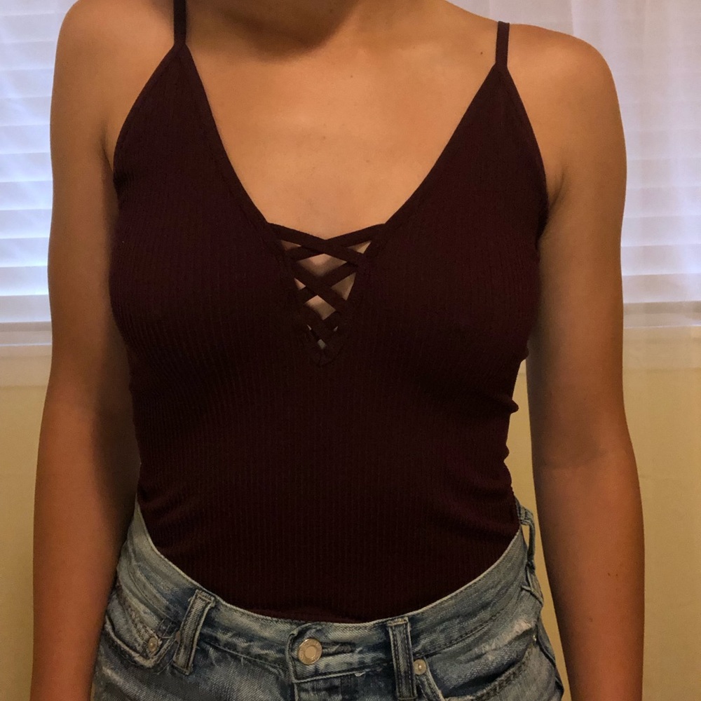 maroon tank top